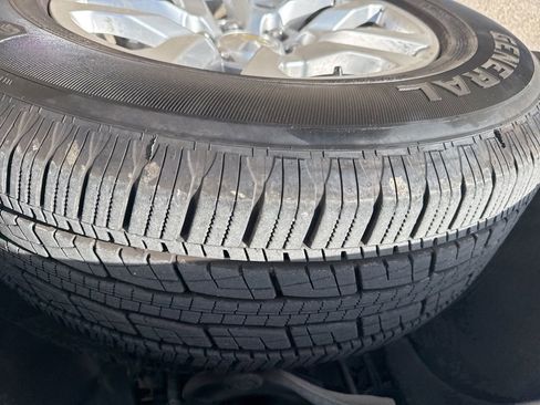 Used 2020 Chevrolet Silverado 1500 LT w/ Texas Edition image 14