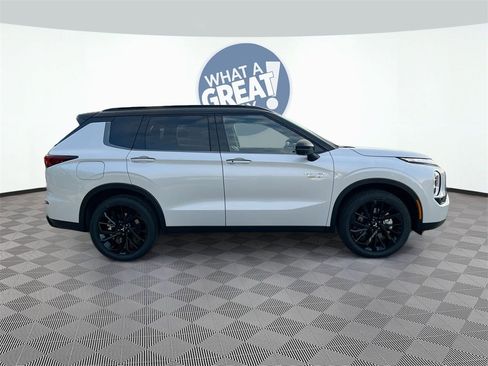 New 2025 Mitsubishi Outlander SEL Black Edition image 8