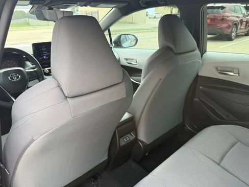 Used 2025 Toyota Corolla SE FWD image 25