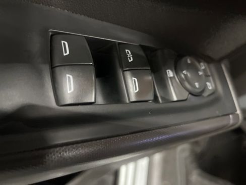 Used 2023 Chevrolet Silverado 1500 Custom image 12