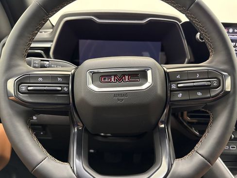 Used 2026 GMC Canyon AT4 w/ Technology Plus Package AWD/4WD image 23