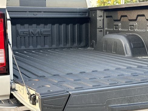 New 2026 GMC Sierra 1500 SLT AWD/4WD image 11