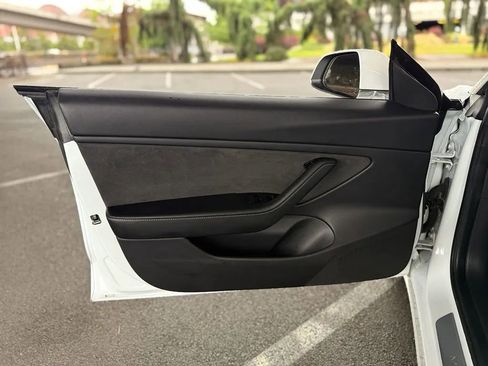 Used 2019 Tesla Model 3 Standard Range Plus image 43