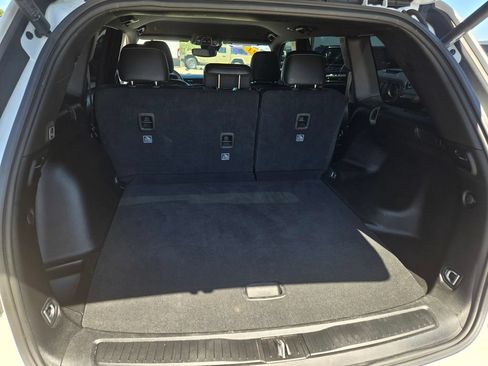 Used 2023 Jeep Grand Cherokee Altitude RWD image 22