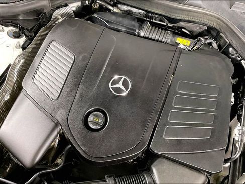 Used 2024 Mercedes-Benz GLC 300 image 42