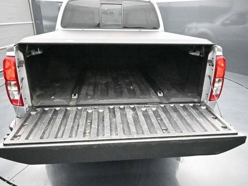 Used 2014 Nissan Frontier SL w/ SL Moonroof Package AWD/4WD image 13