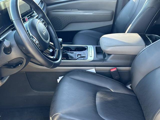 Used 2026 Kia Carnival FWD image 15