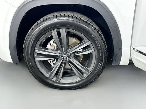 Used 2021 Volkswagen Atlas Cross Sport SE FWD image 30