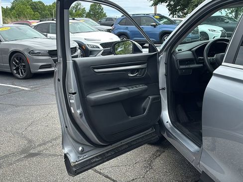 Used 2024 Honda CR-V EX image 11
