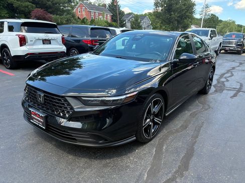 Used 2024 Honda Accord Sport image 3