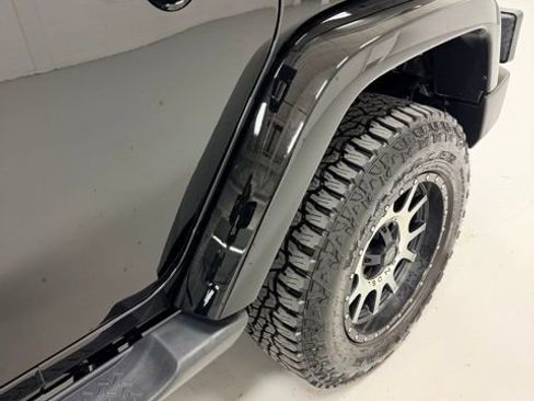 Used 2016 Jeep Wrangler Unlimited Sahara image 30