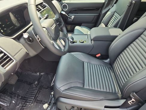 New 2025 Land Rover Discovery S image 23