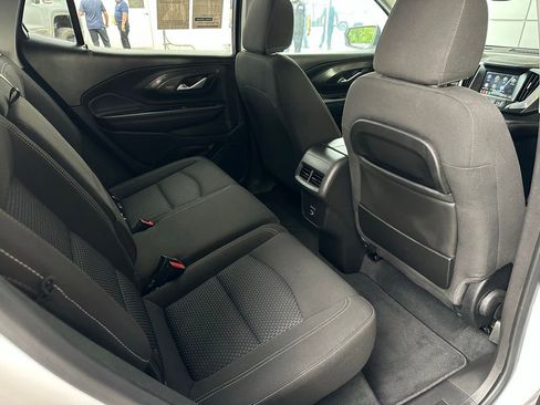 Used 2022 GMC Terrain SLE FWD image 16