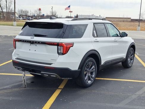 New 2026 Ford Explorer Active w/ Active Comfort Package AWD/4WD image 4