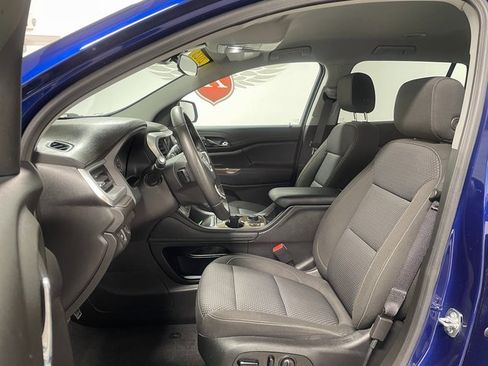 Used 2023 GMC Acadia SLE w/ Driver Convenience Package image 11