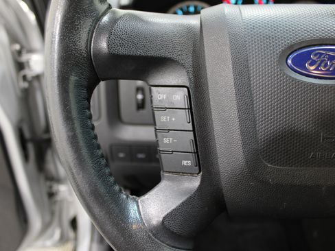 Used 2010 Ford Escape XLT image 9