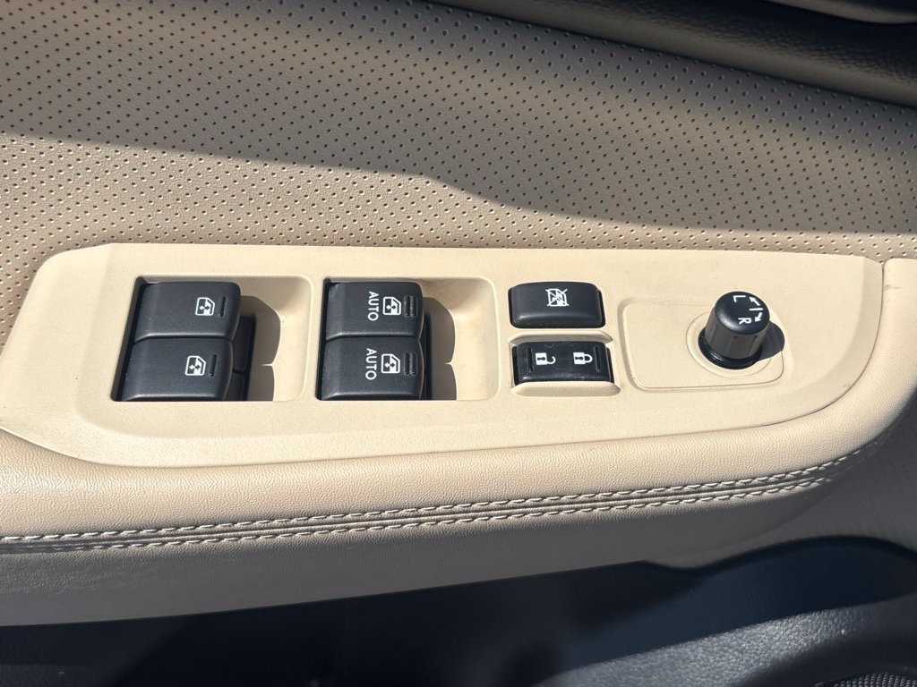 Used 2017 Subaru Outback 3.6R Limited AWD/4WD image 8