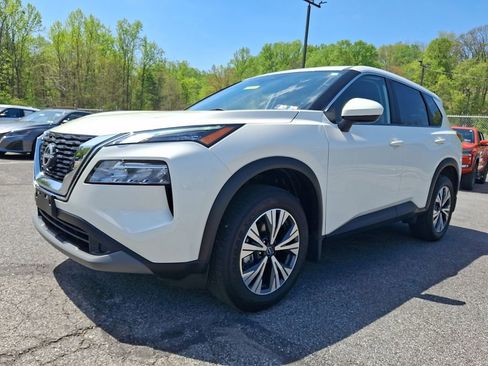 Certified 2023 Nissan Rogue SV image 4