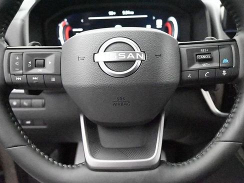 Used 2025 Nissan Rogue Platinum w/ Platinum Premium Package image 18