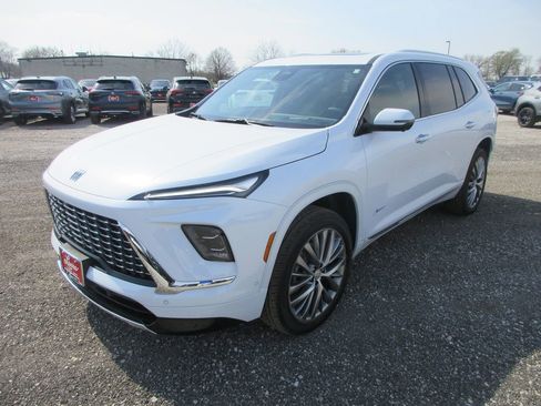 New 2026 Buick Enclave Avenir w/ Super Cruise Package AWD/4WD image 10