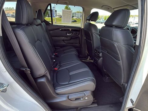Used 2024 Honda Pilot EX-L image 19