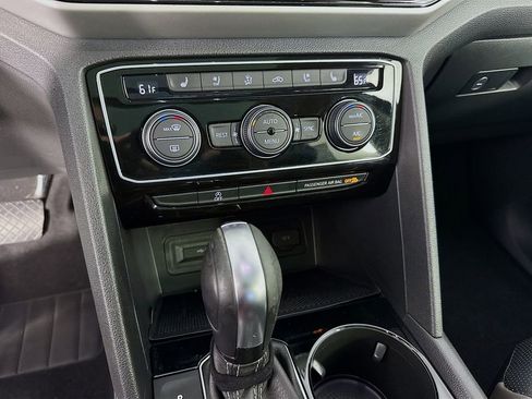 Used 2021 Volkswagen Atlas SEL Premium image 19