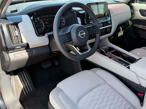 New 2025 Nissan Pathfinder SV image 11