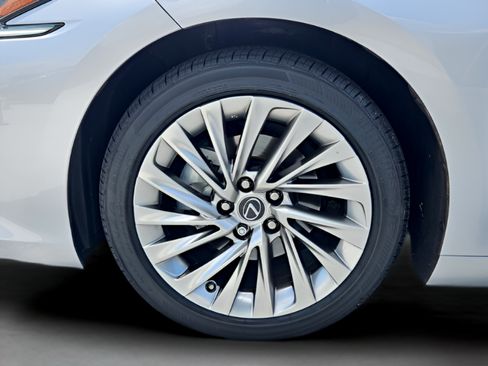 Certified 2022 Lexus ES 350 Ultra Luxury w/ Accessory Package FWD image 33
