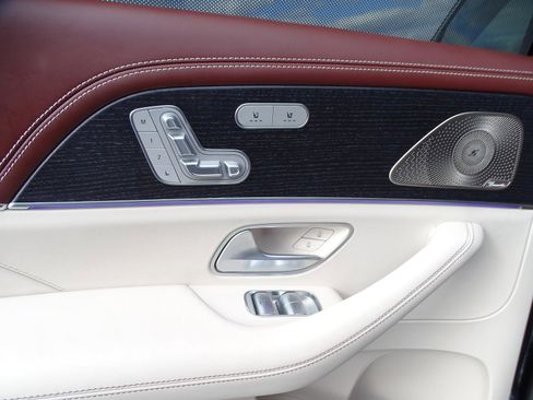 Used 2021 Mercedes-Benz Maybach GLS 600 4MATIC image 12