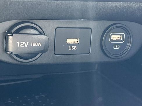 Certified 2022 Hyundai Elantra Limited FWD image 34