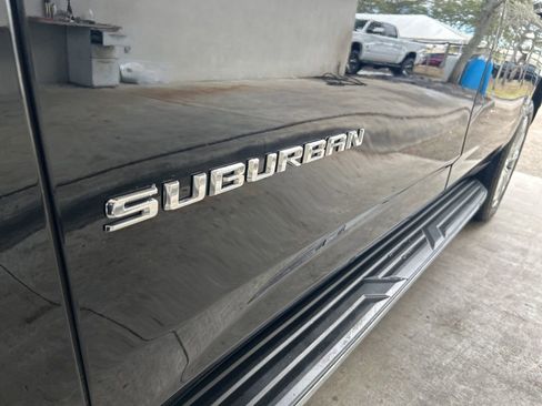 Used 2024 Chevrolet Suburban High Country w/ Advanced Technology Package image 18