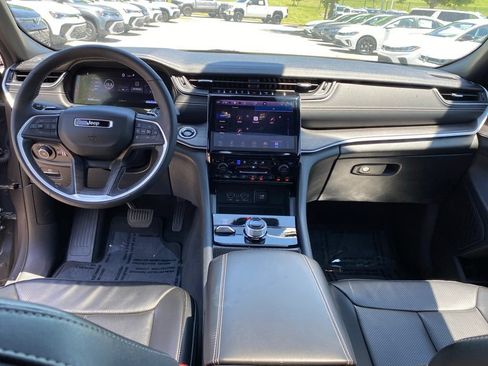 Used 2024 Jeep Grand Cherokee L Limited w/ Luxury Tech Group II AWD/4WD image 28