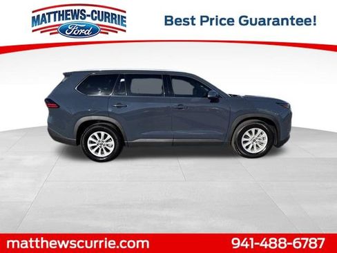 Used 2025 Toyota Grand Highlander FWD image 3