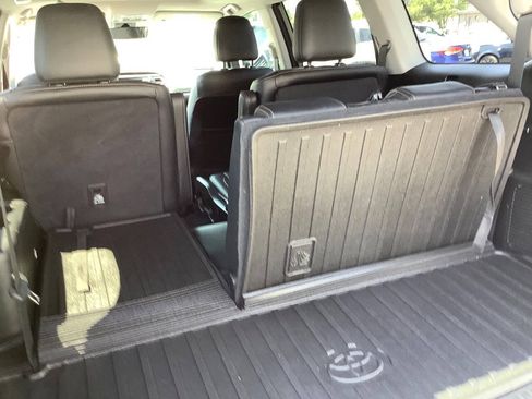 Used 2017 Toyota Highlander Limited AWD/4WD image 35
