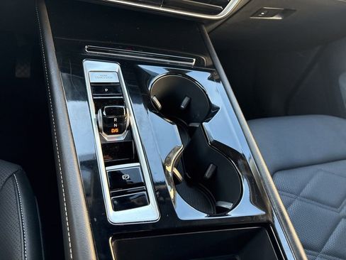 Used 2024 Volkswagen Atlas SE image 29