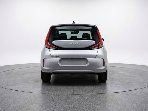 Used 2025 Kia Soul LX w/ LX Technology Package image 7