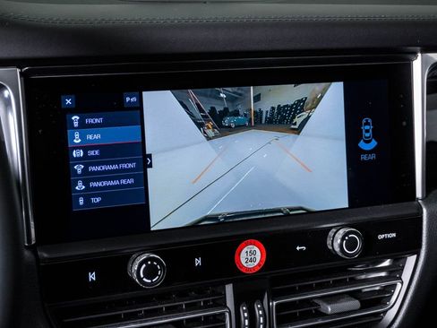 Certified 2026 Porsche Macan AWD/4WD image 23