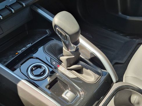 Used 2025 Chevrolet Colorado LT w/ LT Convenience Package AWD/4WD image 21