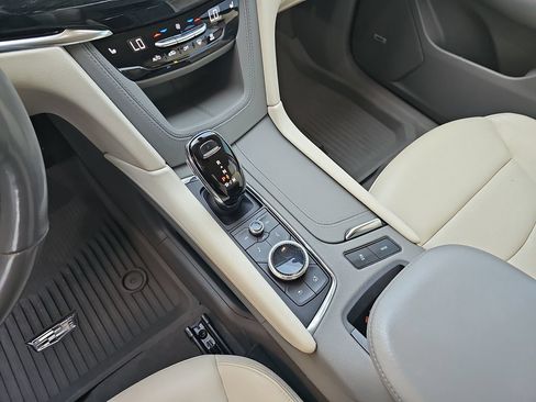 Used 2020 Cadillac XT6 Premium Luxury w/ LPO, Floor Liner Package AWD/4WD image 25