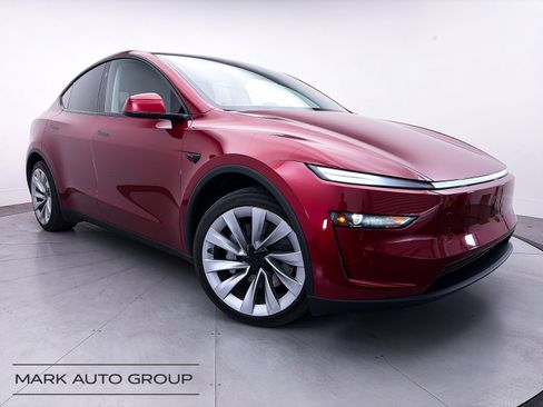 Used 2026 Tesla Model Y Long Range AWD/4WD image 1