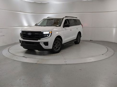 New 2025 Ford Expedition Active image 6