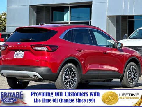 New 2025 Ford Escape SE image 4