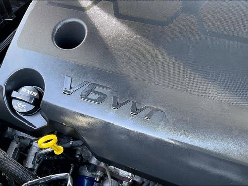 Used 2023 Chevrolet Traverse LT image 33