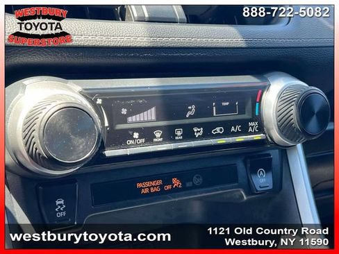 Used 2020 Toyota RAV4 LE w/ All Weather Liner Package AWD/4WD image 33