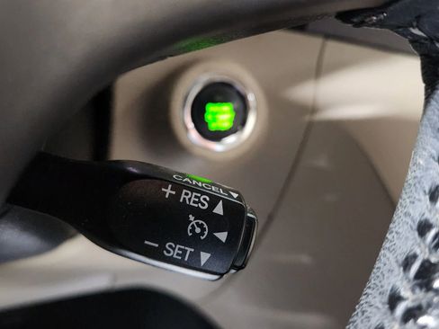 Used 2013 Toyota Venza XLE w/ XLE Premium Pkg image 27