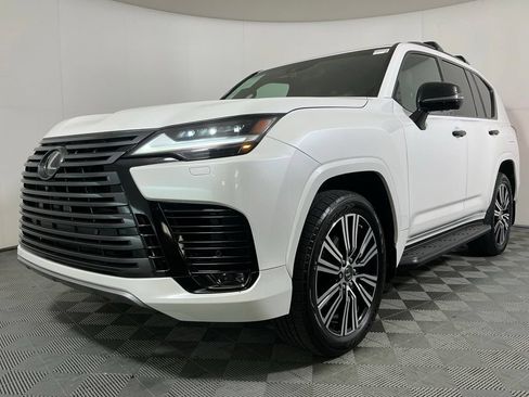Used 2023 Lexus LX 600 4WD w/ Appearance Package image 2