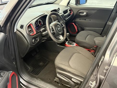 Used 2019 Jeep Renegade Sport image 7