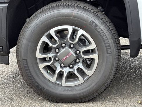 New 2025 GMC Sierra 2500 SLT w/ SLT Premium Package image 32