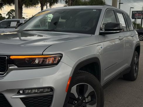 Used 2024 Jeep Grand Cherokee Limited 4xe AWD/4WD image 5