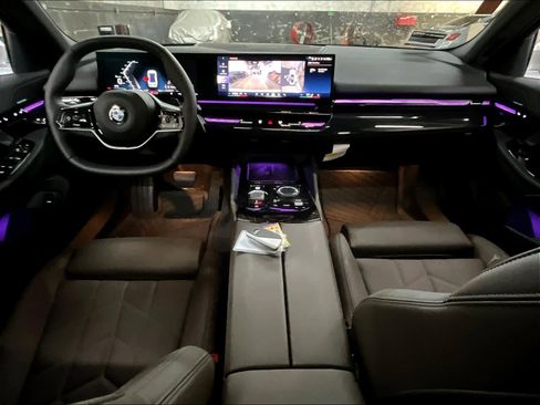 Used 2026 BMW 530i w/ Premium Package RWD image 17